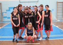 Збірна жіноча команда з баскетболу УНУС